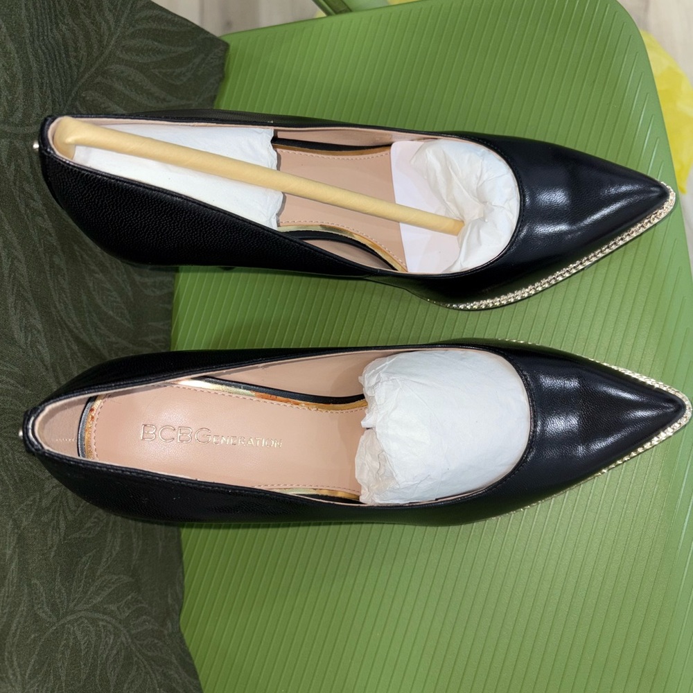 BCBGeneration Black Pointed Toe Heels